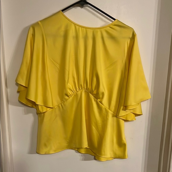 Express Tops - NWT Express Yellow Ruched Flutter Sleeve Blouse Friday special 🌸🌸$6
